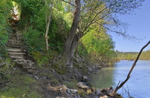 Healdsburg House | Serene Riverfront Cottage In Healdsburg Views Kayaks 1 5 Mile To Downtown