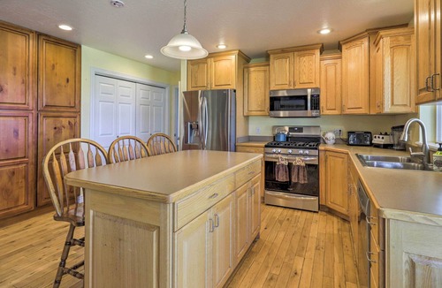 Sterling House | Serene Sterling Getaway, Near Palisade State Park!