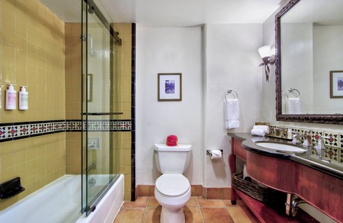 Los Gatos Hotel | Serene Unit with Free Parking & Pool, Pets Friendly Near Silicon Valley