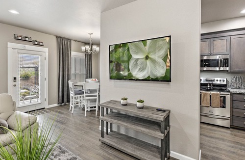 Medford House | Serenity-Themed, Fastest WiFi, 2 King Beds Home