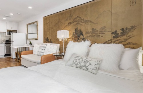 Inner Richmond House | SF Nest Studio by UCSF/GGP/Japantown Walking to everything