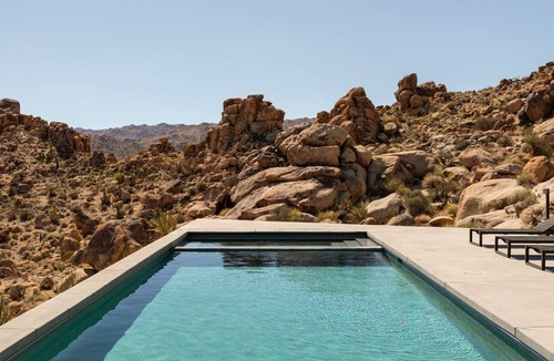 Monument Manor House | Shadow House - Pool, Spa, Views & Near Park