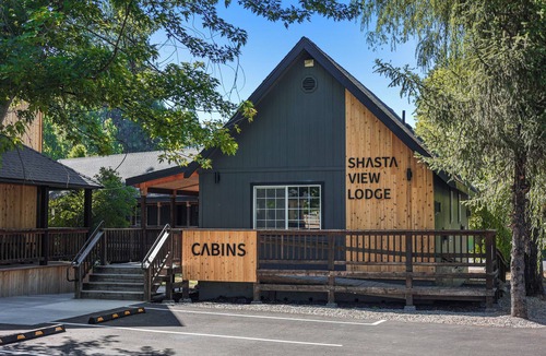 McCloud Cabin | Shasta View Lodge - Cabin 1