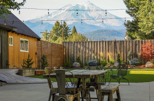 McCloud Cabin | Shasta View Lodge - Cabin 5