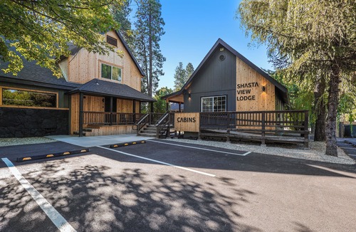 McCloud Cabin | Shasta View Lodge - Cabin 6