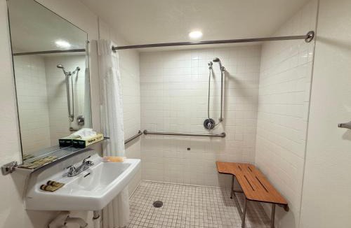 Weed Hotel | Shasta Vista Inn & Suites
