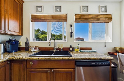 Shelter Cove Apartment | Shelter Cove- WOW What a View! Pet friendly, Close to everything