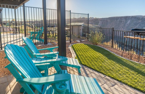 La Verkin Villa | Shocking View Stacker #12 at The Dwellings - Dog Friendly