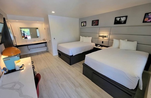 Newhall Hotel | Shopping Spree at Westfield Valley Fair Shopping Mall and Santana Row! Parking