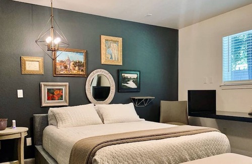 Carmichael Condo | Shurwin 3 · Carmichael Sacramento: Garden Suite!