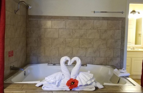 Bloomington Hotel | Sierra Crossing Motel