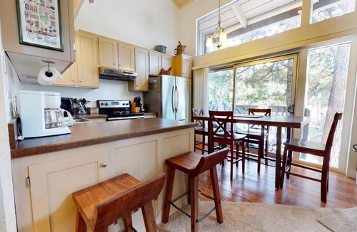 Mammoth Lakes Apartment | Sierra Park Villas #11 condo