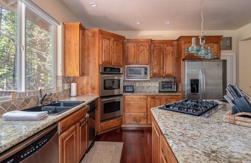 Arnold Cabin | Sierra Sky - Luxurious Retreat with Free Private Lake Access!