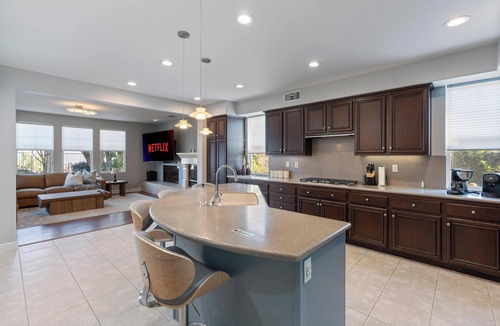 Harbor House | Signal Hill Luxury Home With Pool, Panoramic Views
