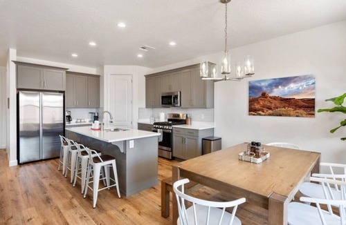 Washington House | Single floor home w/resort amenities and SUP