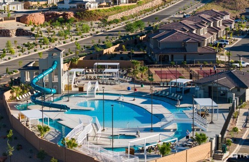 Washington House | Single floor home w/resort amenities and SUP