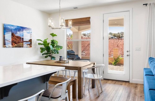 Washington House | Single floor home w/resort amenities and SUP