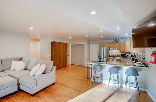Christmas Valley House | Ski & Board in South Lake Tahoe! Updated Home