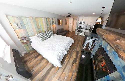 Kirkwood House | Ski in or Walk to lifts hot tub covered parking