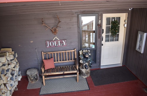 Brian Head Condo | SKI-IN SKI-OUT Navajo Mountainside Family Escape only 500 feet down to the lift!