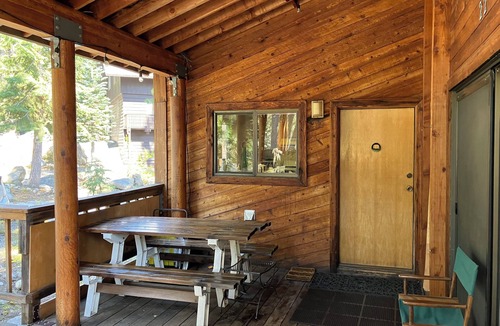 Bear Valley Cabin | Ski in/Ski out with Family Hospitality