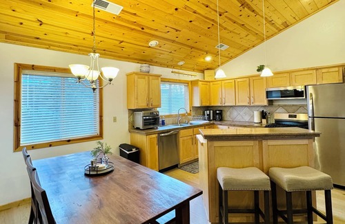 Truckee Condo | Ski & Lake Getaway in Tahoe Donner! 2BR 2BA