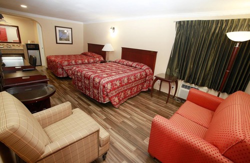 Orange Hotel | Sky Palm Motel