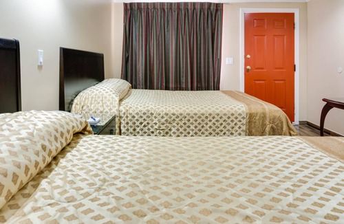 Orange Hotel | Sky Palm Motel