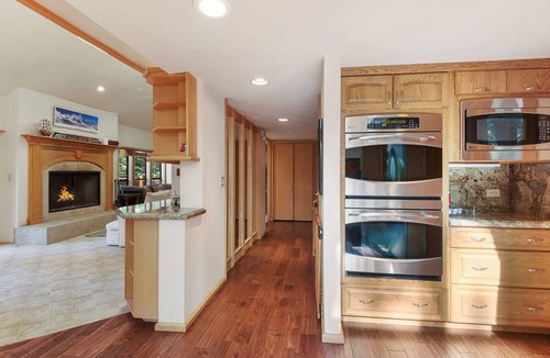 Truckee House | Skylight Mountain Home - Family & Dog Friendly, Hot Tub, Backyard Sledding