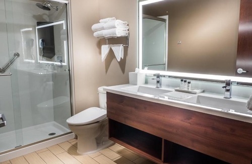 Midway Hotel | Skyline Hotel and Casino
