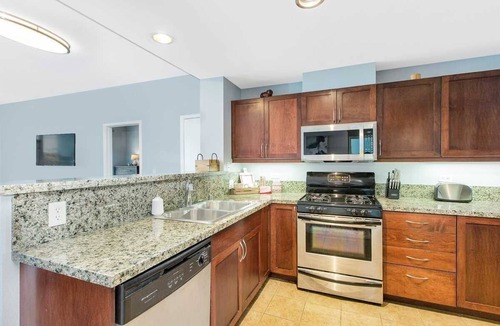 Gaslamp Quarter Condo | Sleek Sophistication in Gaslamp