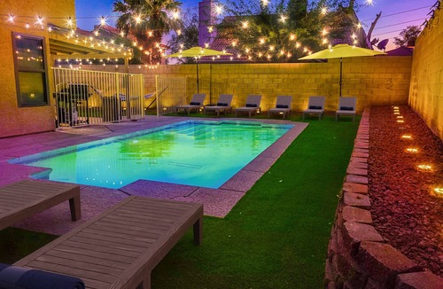 Sunrise Manor House | Sleep 24 Luxury Villa FREE Heated Pool & Game Room