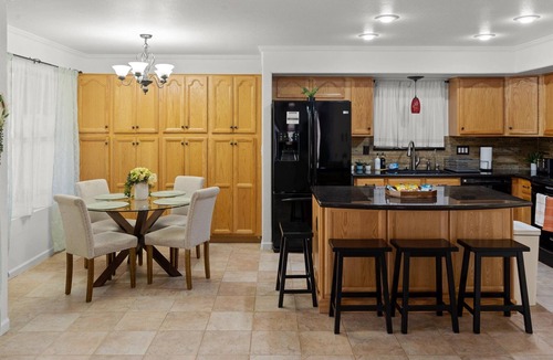 Chandler House | Sleeps 10 - Sparkling Pool - 7 mins to DT Chandler