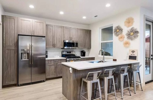 Santa Clara House | Sleeps 18! Pool! Pizza Oven! 2 Townhomes!