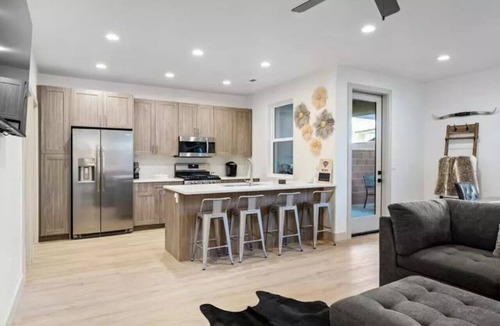 Santa Clara House | Sleeps 18! Pool! Pizza Oven! 2 Townhomes!