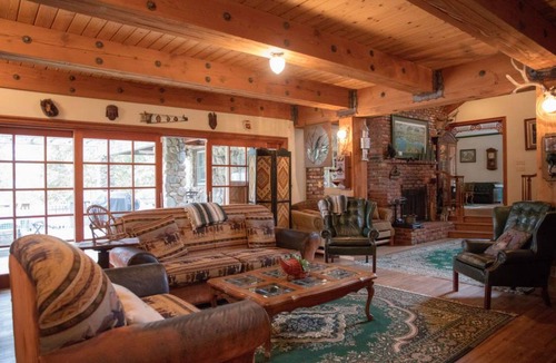 Orange House | Sleeps 20+! Ranch Retreat Minutes from Disneyland - Convention Center - Beach!