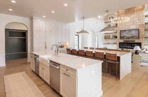 St. George House | Sleeps 58! Parade Home! 30 Person Spa!