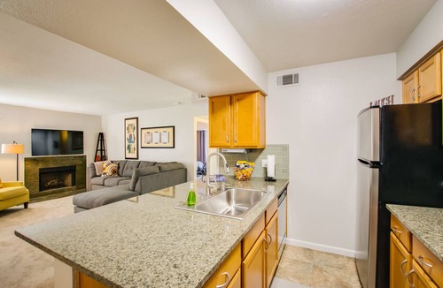 Tempe Condo | SLEEPS 6 Beautiful, Fully Furnished Condo - Great Price, Perfect Location!