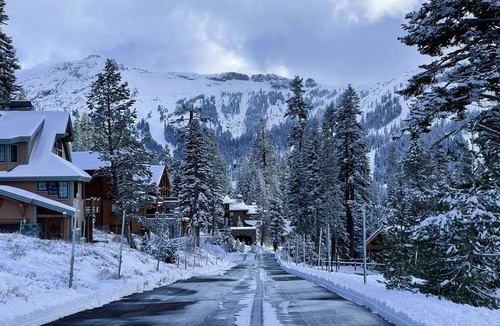 Alpine County Apartment | Slopeside Hotel Rm w/Kitchenette | Hot Tub & Gym