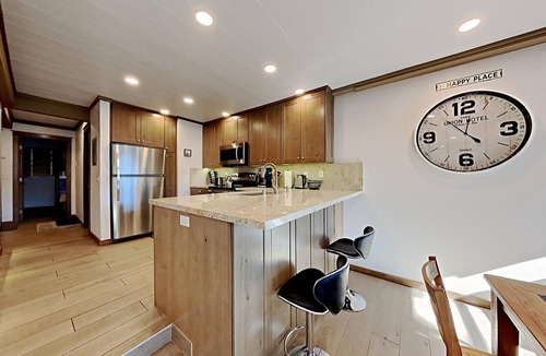 Mammoth Lakes Condo | Slopeside Remodeled 2 Bedroom Condo with Amazing Views! (Unit 522 at 1849) by RedAwning