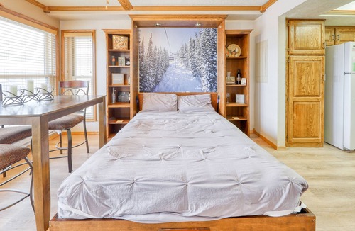 Brian Head Condo | Snowbird-friendly condo with heated pool, sauna & mountain view - walk to lifts