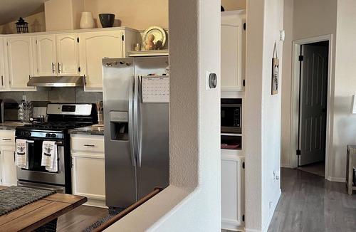Fort Mohave House | Snowbird get away. Beautiful 3 bedroom 2 bath home, in the Sunrise Vista Area.