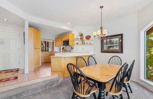 Century West Apartment | Snowcap Escape at Mount Bachelor w/Pool & Hot Tub