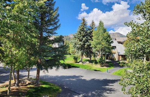Mammoth Lakes Condo | Snowcreek Resort Vacation Rental 908