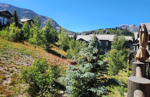 Mammoth Lakes House | Snowcreek Resort Vacation Rental 950