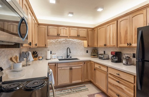 Brian Head Apartment | Snowshoe 2B- Navajo Ski In/Out Family Getaway