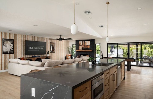 Avant House | Solterra - Heated Pool, Hot Tub, Sauna, Pickleball