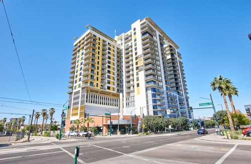 Downtown Phoenix Apartment | Sonder at McKinley | King Studio Apartment w/Balcony
