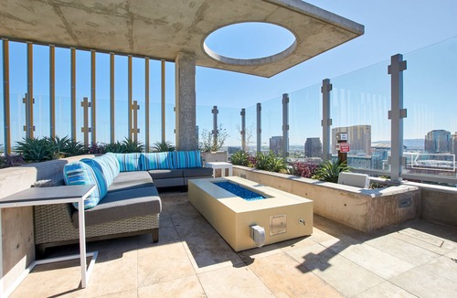 Downtown Phoenix Apartment | Sonder at McKinley | King Studio Apartment w/Balcony