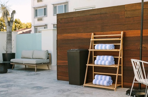 Newport Shores Apartment | Sonder Solarena | King Room w/Balcony